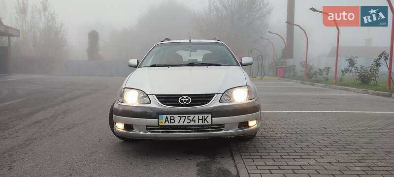 Универсал Toyota Avensis 2002 в Виннице