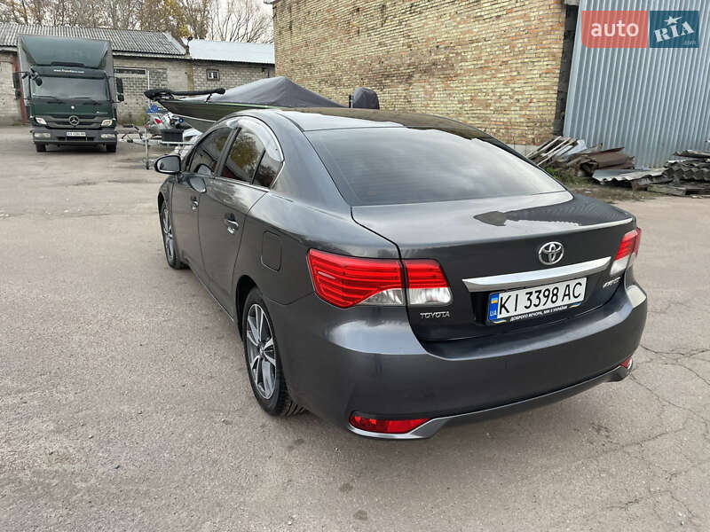Седан Toyota Avensis 2012 в Києві