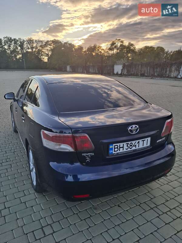 Седан Toyota Avensis 2010 в Одесі