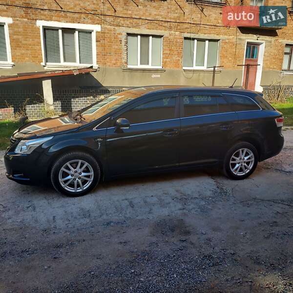Универсал Toyota Avensis 2011 в Каменец-Подольском