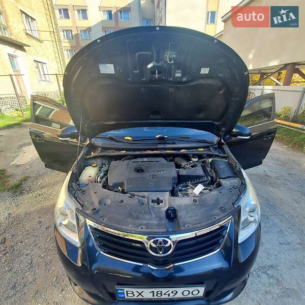 Универсал Toyota Avensis 2011 в Каменец-Подольском