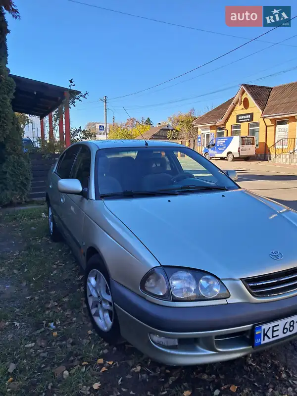 Toyota Avensis 1999