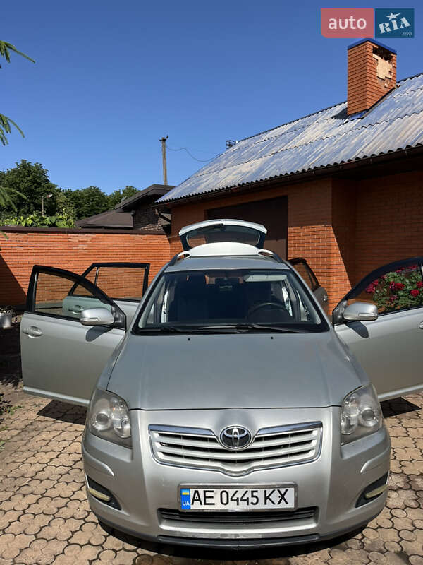 Универсал Toyota Avensis 2008 в Кривом Роге