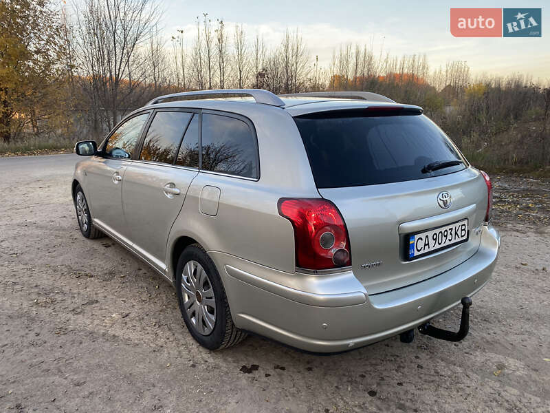 Универсал Toyota Avensis 2006 в Умани
