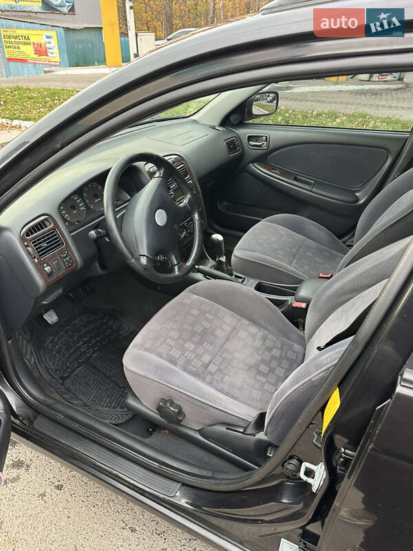 Универсал Toyota Avensis 2001 в Тернополе