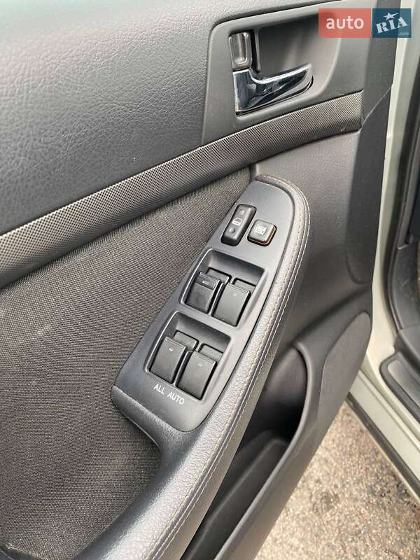 Лифтбек Toyota Avensis 2005 в Виннице фото 6 Лифтбек Toyota Avensis 2005 в Виннице