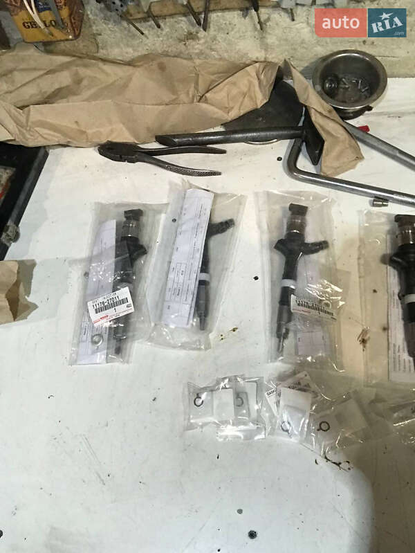 Седан Toyota Avensis 2004 в Киеве