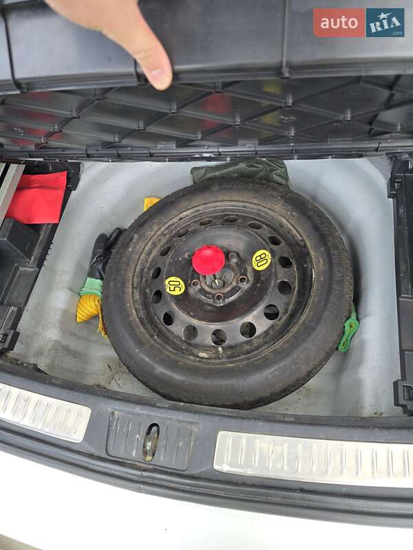 Универсал Toyota Avensis 2011 в Львове