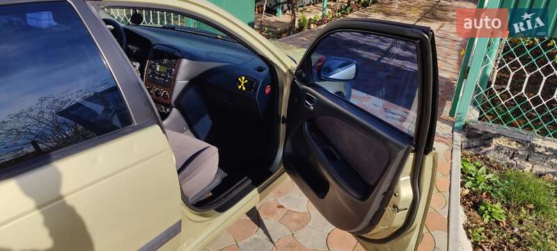 Седан Toyota Avensis 2002 в Черноморске фото 6 Седан Toyota Avensis 2002 в Черноморске