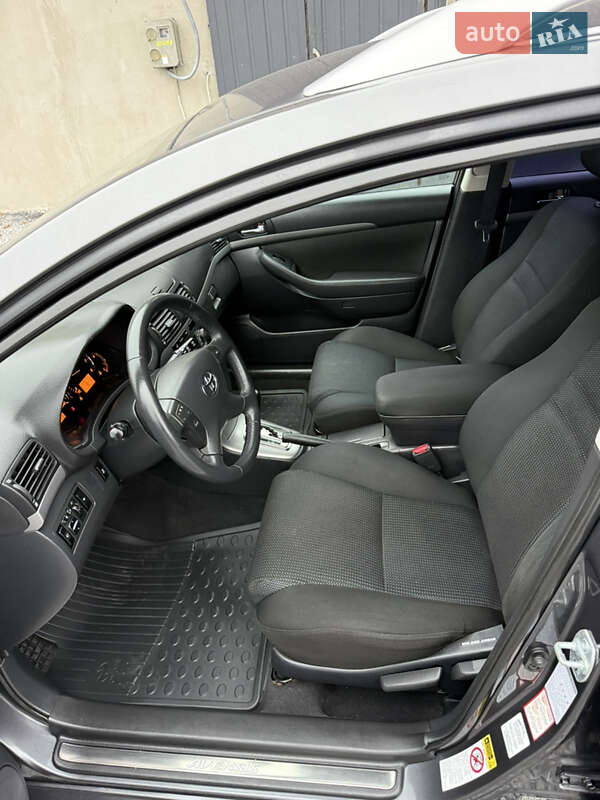 Универсал Toyota Avensis 2007 в Луцке