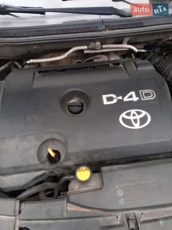 Универсал Toyota Avensis 2007 в Чернигове