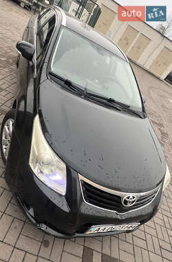 Универсал Toyota Avensis 2010 в Киеве