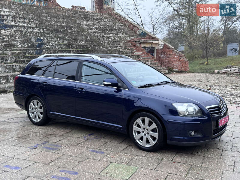 Універсал Toyota Avensis 2006 в Полтаві