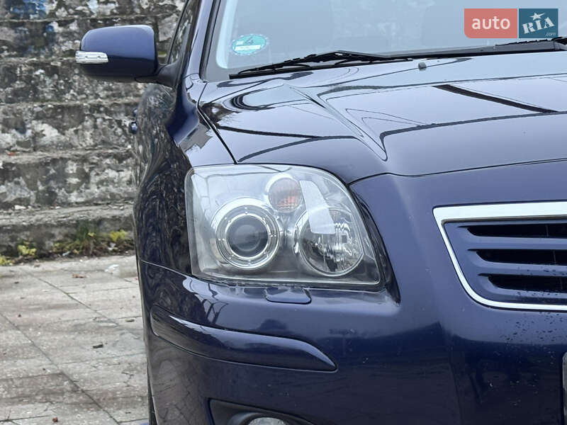 Універсал Toyota Avensis 2006 в Полтаві