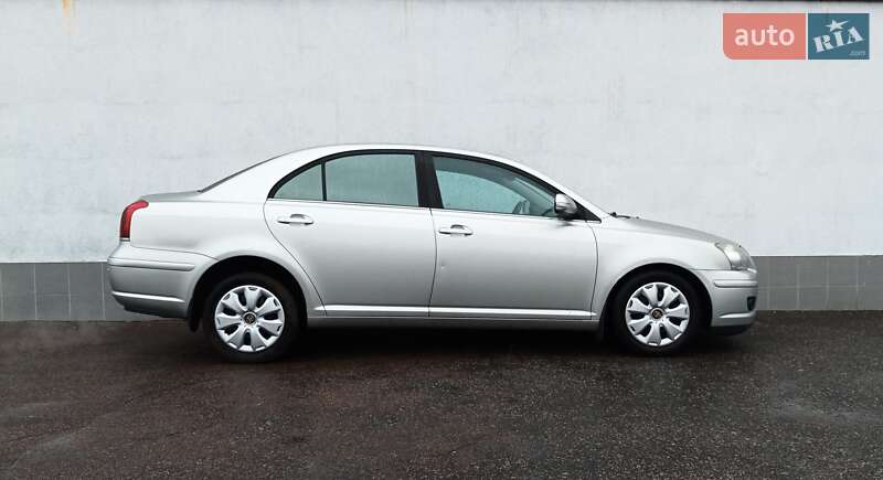 Седан Toyota Avensis 2007 в Киеве