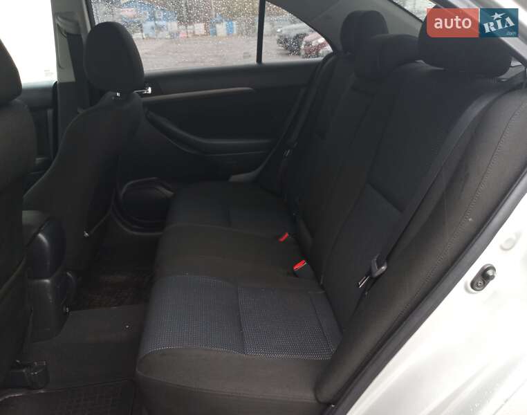 Седан Toyota Avensis 2007 в Киеве