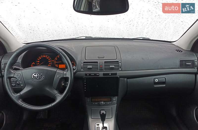 Седан Toyota Avensis 2007 в Киеве