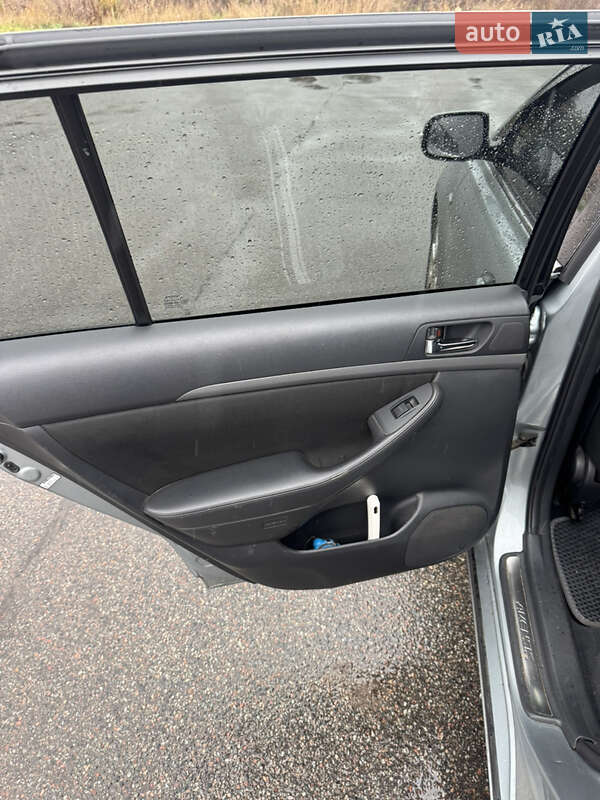 Универсал Toyota Avensis 2007 в Чернигове