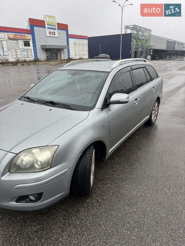 Универсал Toyota Avensis 2007 в Чернигове