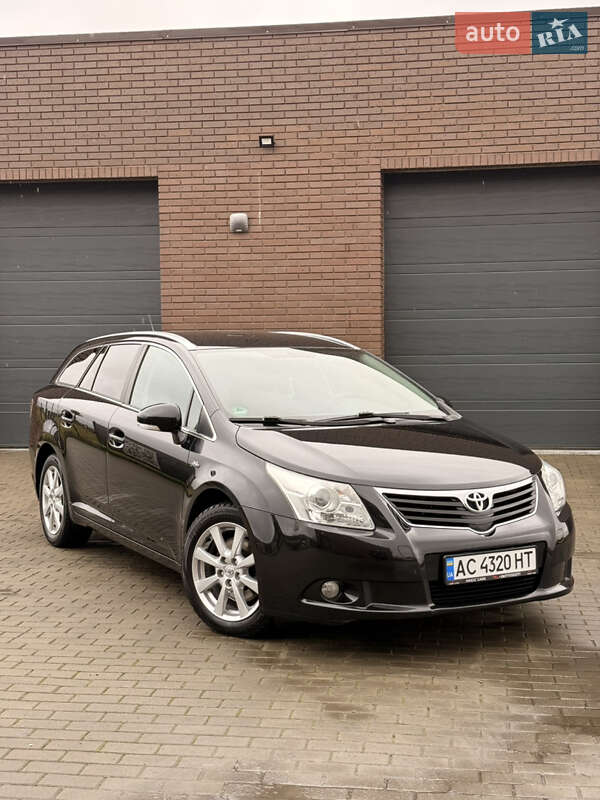 Toyota Avensis 2011