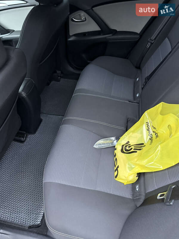 Универсал Toyota Avensis 2016 в Павлограде