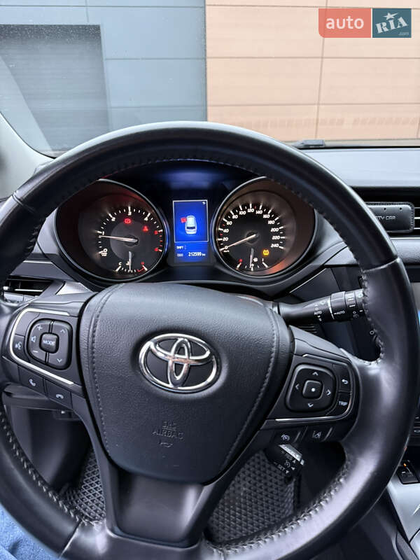 Универсал Toyota Avensis 2016 в Павлограде