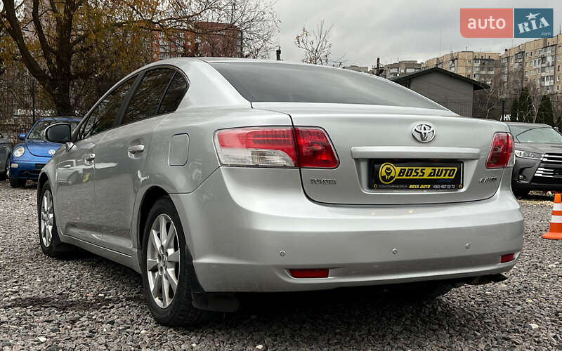 Седан Toyota Avensis 2008 в Львове