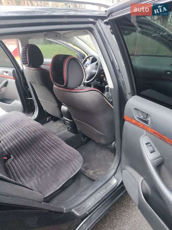 Універсал Toyota Avensis 2005 в Харкові