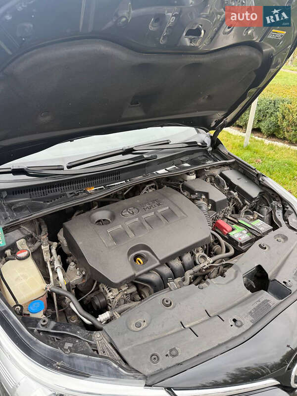 Седан Toyota Avensis 2016 в Благовещенском