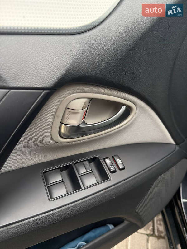 Седан Toyota Avensis 2016 в Благовещенском