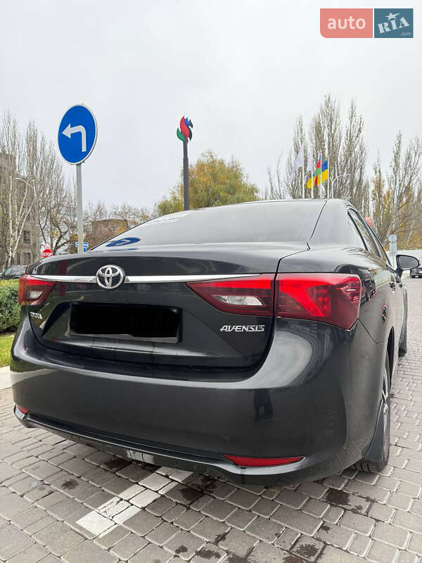 Седан Toyota Avensis 2016 в Благовещенском