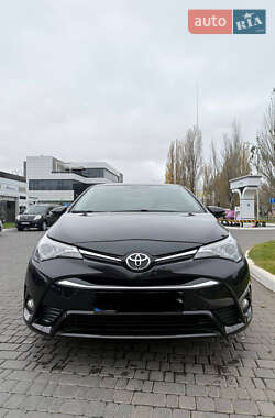 Седан Toyota Avensis 2016 в Благовіщенську