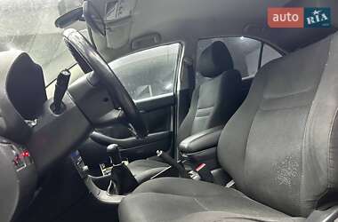 Седан Toyota Avensis 2006 в Черновцах