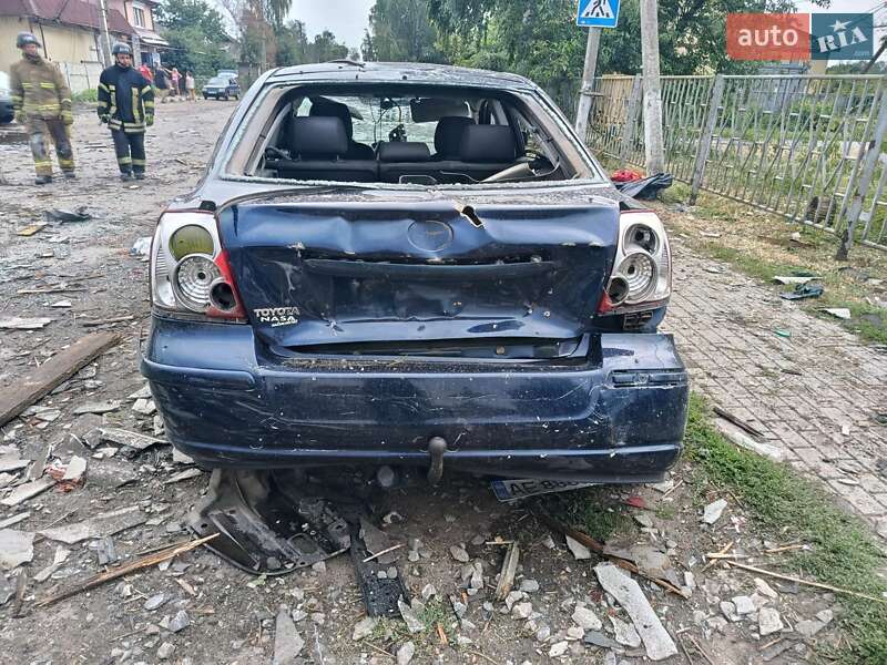 Ліфтбек Toyota Avensis 2003 в Жовтих Водах