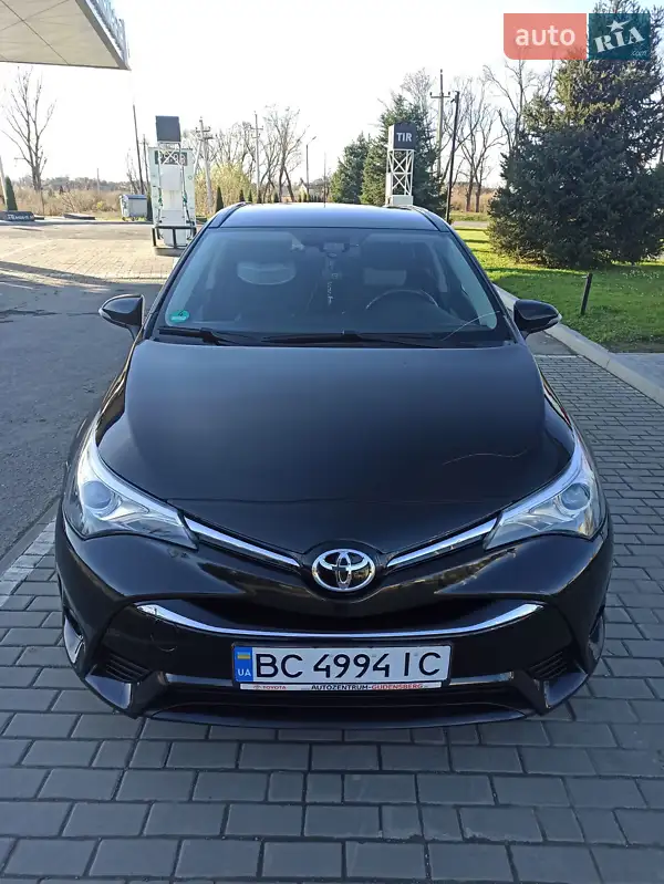 Toyota Avensis 2015