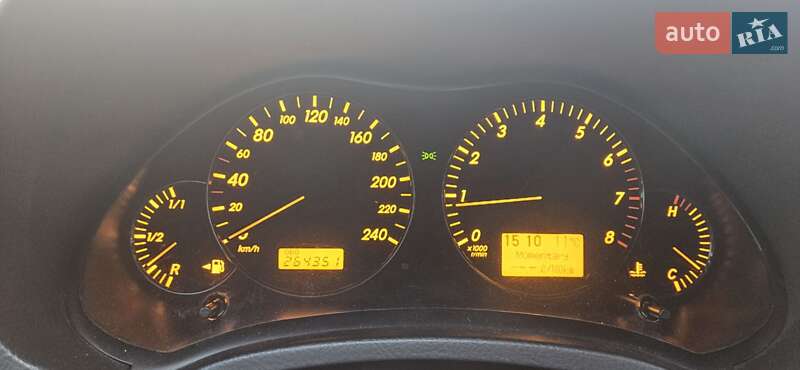 Седан Toyota Avensis 2006 в Полтаве