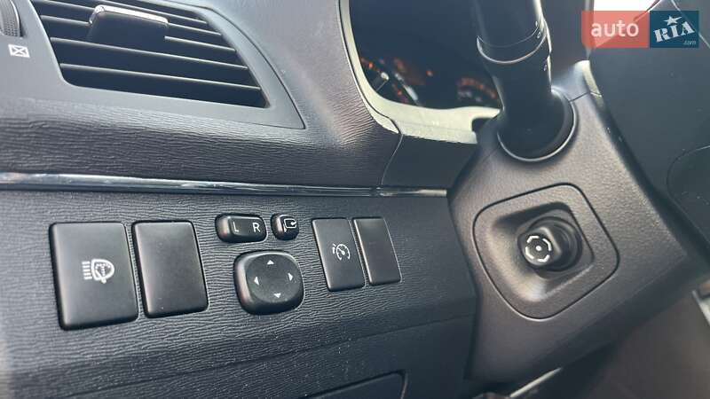 Универсал Toyota Avensis 2010 в Николаеве