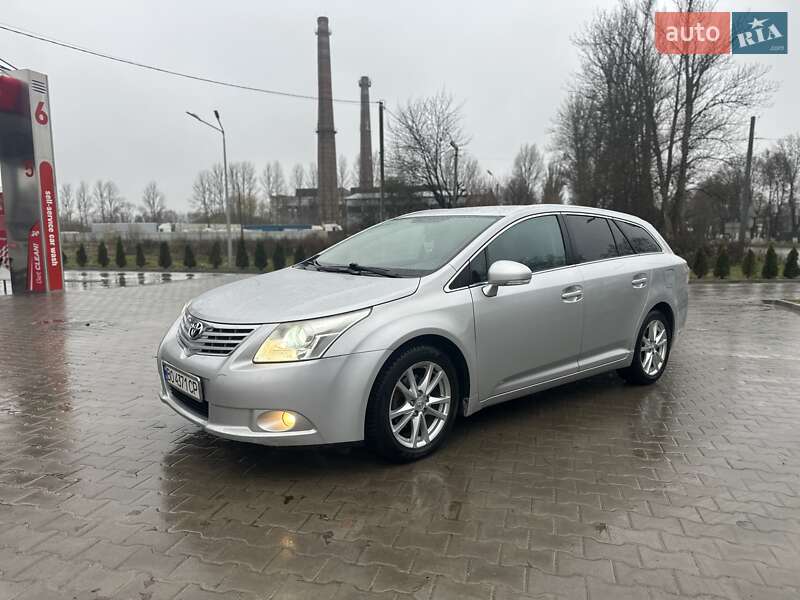 Универсал Toyota Avensis 2010 в Тернополе