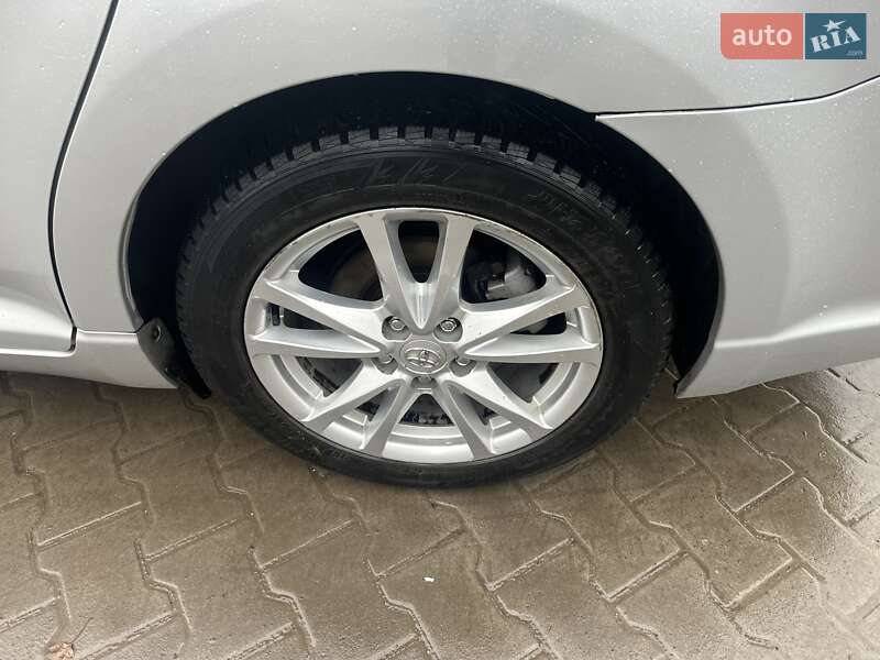 Универсал Toyota Avensis 2010 в Тернополе
