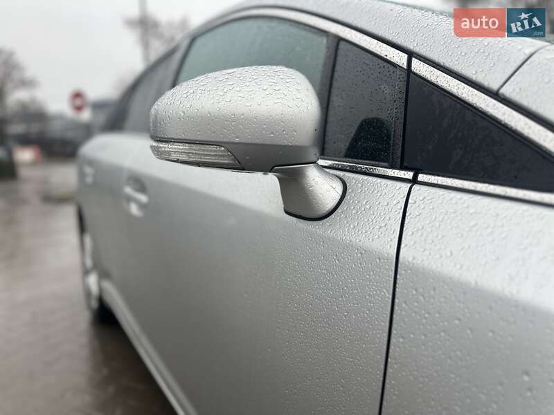 Универсал Toyota Avensis 2010 в Тернополе