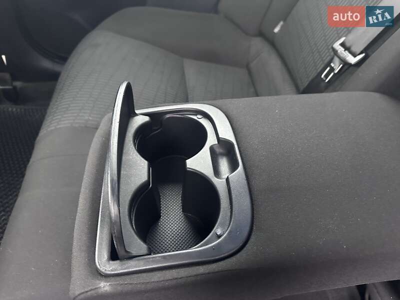 Универсал Toyota Avensis 2010 в Тернополе