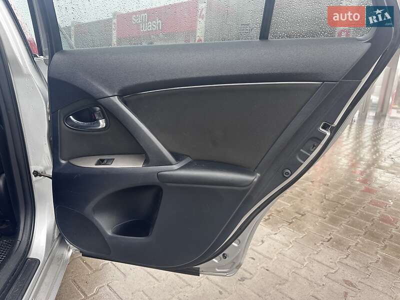 Универсал Toyota Avensis 2010 в Тернополе