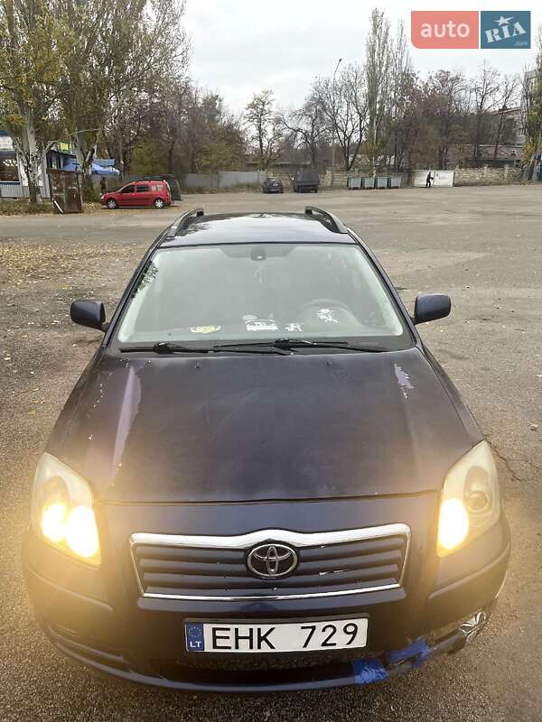 Toyota Avensis 2004