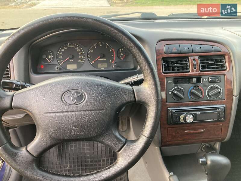 Седан Toyota Avensis 1998 в Одессе