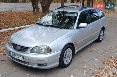 Универсал Toyota Avensis 2001 в Синельниково