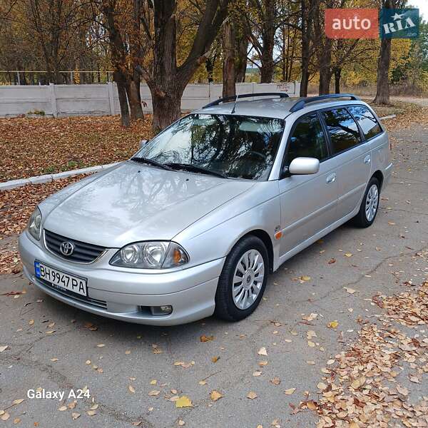 Універсал Toyota Avensis 2001 в Синельниковому