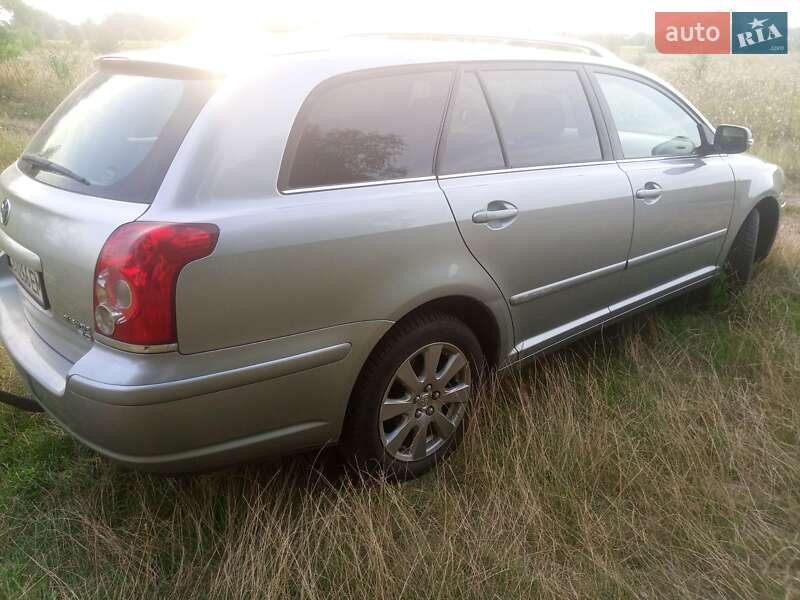 Універсал Toyota Avensis 2008 в Чернігові
