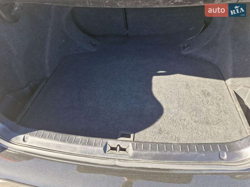 Седан Toyota Avensis 2005 в Виннице