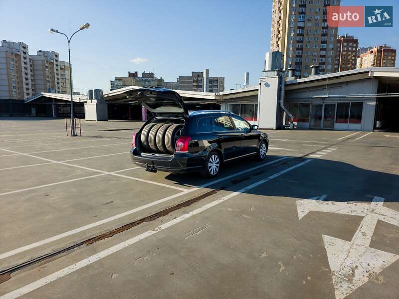 Универсал Toyota Avensis 2009 в Киеве