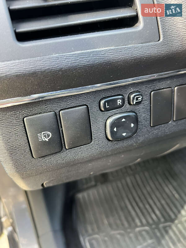 Седан Toyota Avensis 2009 в Одессе